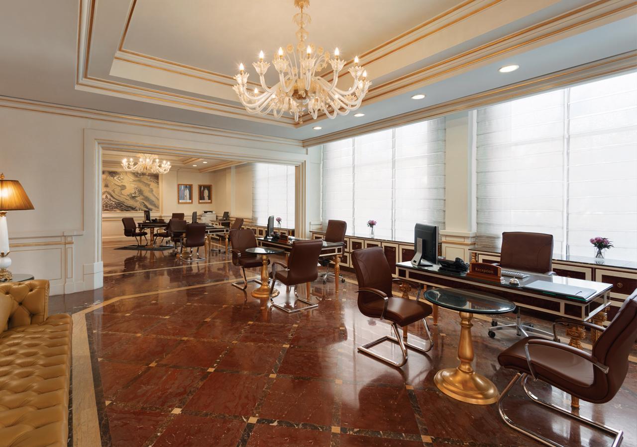 Grand Regency Doha, Trademark Collection By Wyndham Экстерьер фото The interior of the hotel